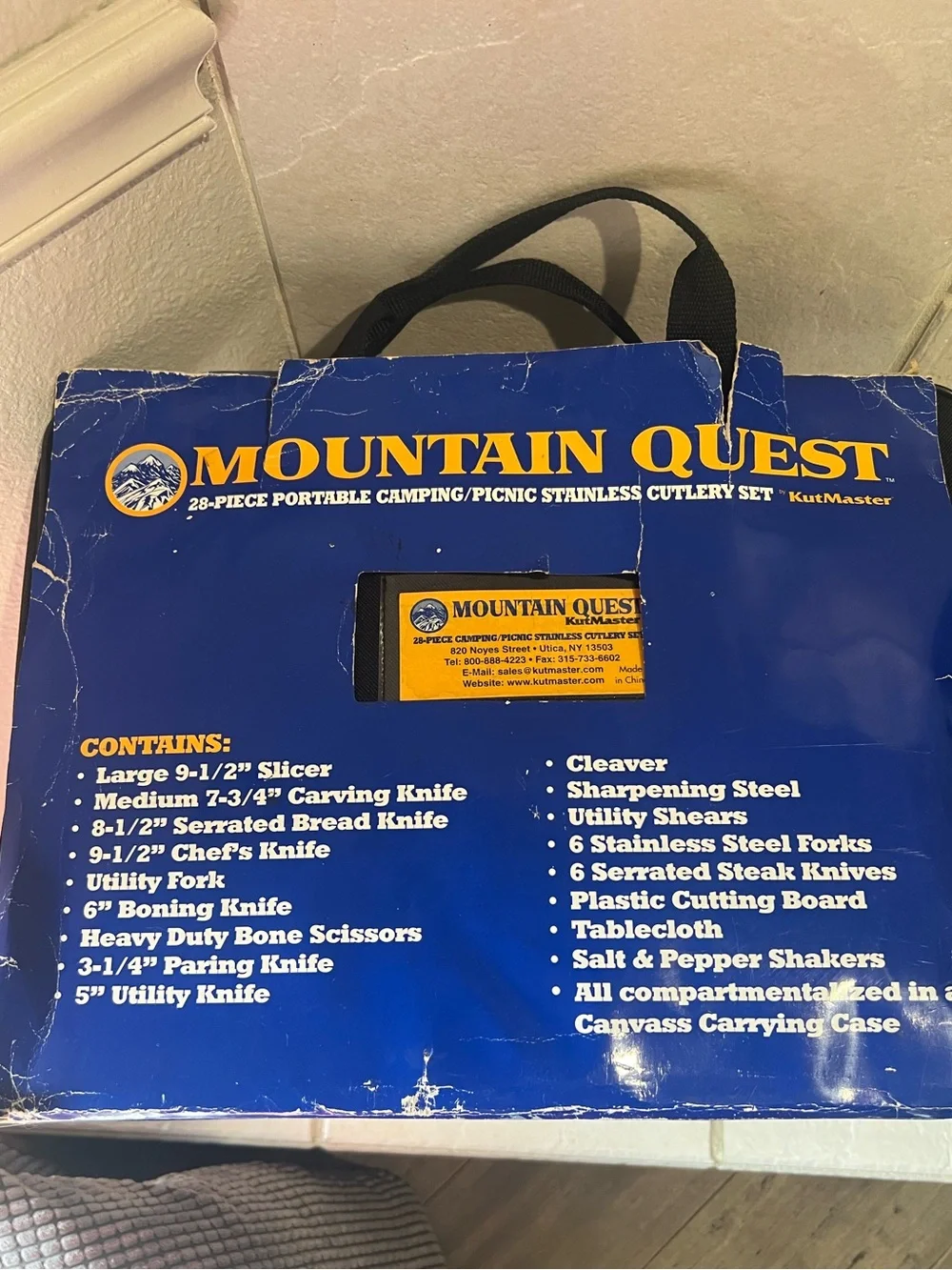 28 piece MOUNTAIN QUEST stainless utensil knife picnic camping set with case
